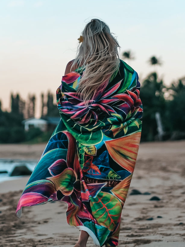 Hawaii Tropical Floral Blankets: Bringing Island Paradise Home